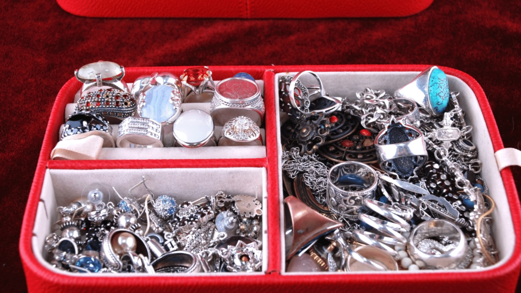 Jewellery box as Cheap bridesmaid Gift