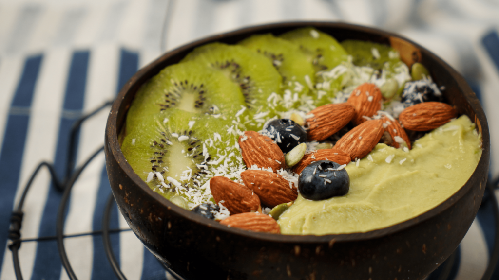  Return Gifts Ideas for Housewarming a smoothie bowl