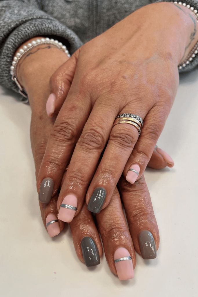  Grey & Pink  fall nail design for short nail