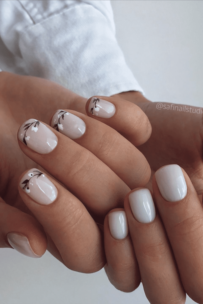 White Christmas nails with flowers